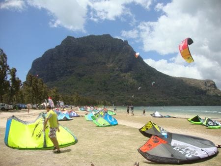 Image: /sites/550f41b67b06815a31068516/assets/566a87ee7b0681df14020e58/Mauritius_kitesurfing_Le_Morne.jpg