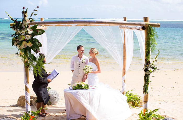 Image: /sites/550f41b67b06815a31068516/assets/5694da767b068133c60b9d5d/poroka_na_Mauritius.jpg
