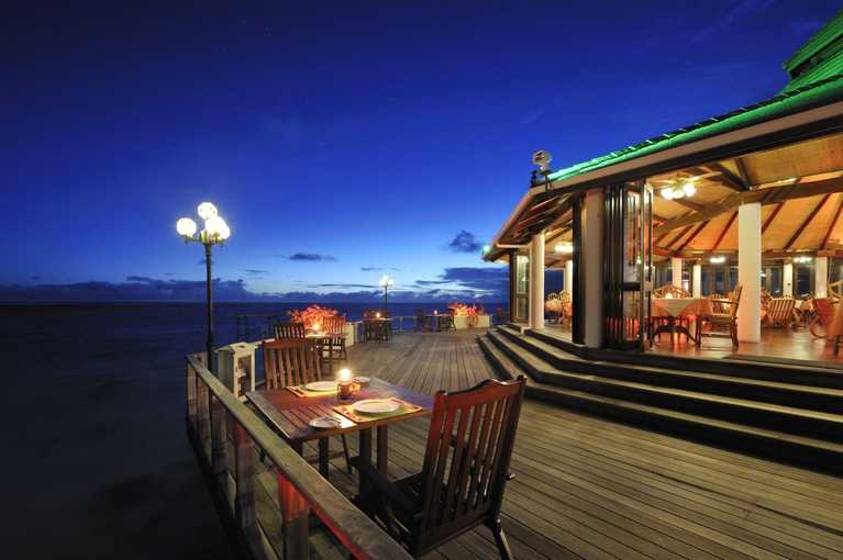 maldivi_sun_island_sauthern_star_restavracija