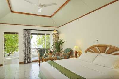 maldivi_sun_island_superior_beach_bungalov_izhod