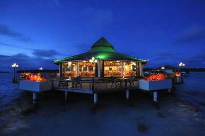 maldivi_sun_island_restavracija_sauthern_star-1