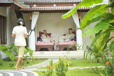 maldivi_holiday_island_spa_koti_ek