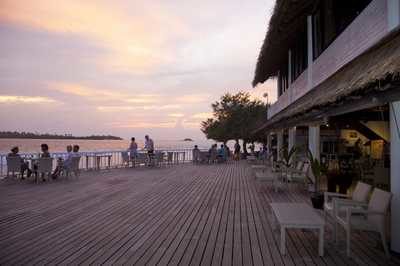 maldivi_chaaya_island_bar-1