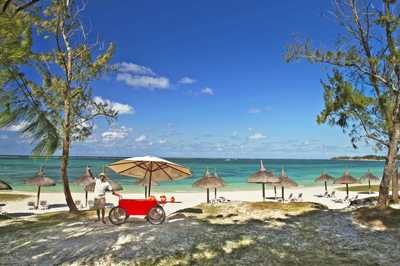 mauritius_emeraude_hotel_kokosov_napitek_plaza