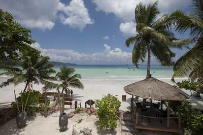 sejseli_le_duc_de_praslin_bar_na_plazi-1