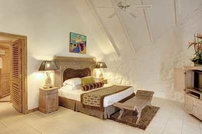 mauritius_la_pirogue_hotel_suite_spalnica