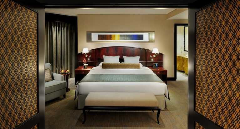 dubaj_hotel_ramada_jumeirah_deluxe_soba