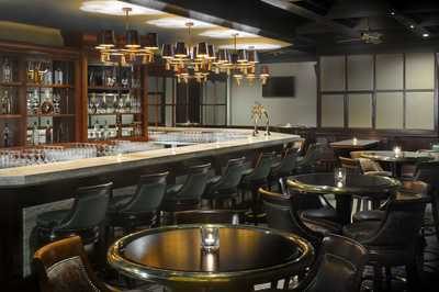 dubaj_hotel_ramada_jumeirah_the_docks_bar-1