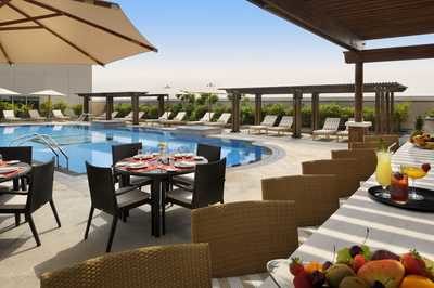 dubaj_hotel_ramada_jumeirah_bazen-1