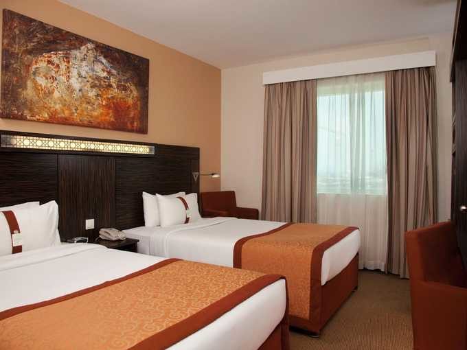 dubaj_holiday_inn_express_spalnica