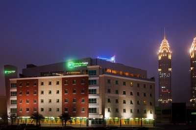 dubaj_holiday_inn_express-1