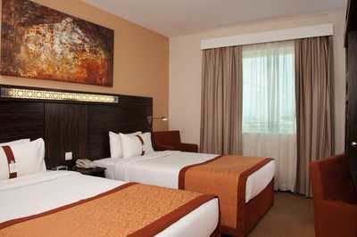 dubaj_holiday_inn_express_spalnica-1