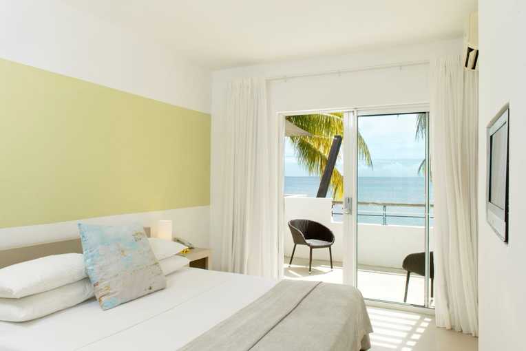 mauritius_le_recif_standard_soba_s_pogledom_na_morje