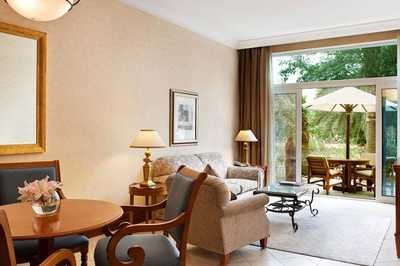 dubaj_sheraton_jumeirah_suite_na_vrtu