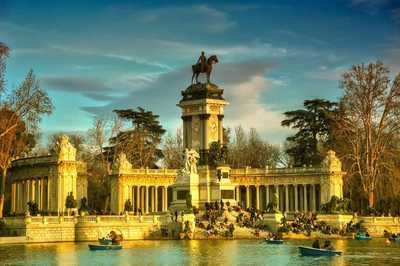 lake-el-retiro-park-madrid-spain