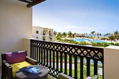 oman_salala_rotana_hotel_soba_klasic_balkon